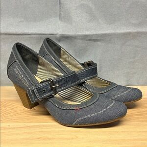 PERFECTO Denim Mary Jane Heels size 9